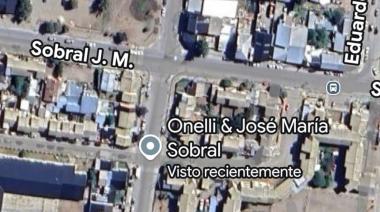 Golpes, piedras y amenazas: imputaron a un hombre por robo en banda en plena vía pública