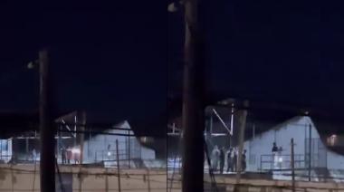 (Video) Tiros al aire desde el penal: el festejo de Año Nuevo que pone en riesgo a toda la ciudad