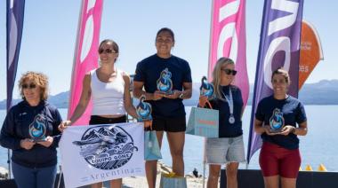 Cruce del Nahuel Huapi: la barilochense Mayte Puca se quedó con el primer lugar en una jornada que reunió a nadadores de todo el país