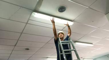 Provincia avanza en el mantenimiento de escuelas en Bariloche y asegura un 80% de las obras completadas