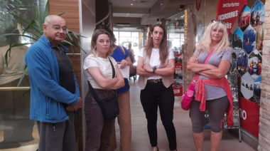 (Video) Vecinos de Los Coirones volvieron a las oficinas de Di Tullio a reclamarle los servicios que prometió