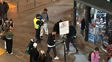 Prisión para los dos acusados del crimen en pleno centro: quedaron filmados en el momento exacto de la puñalada mortal