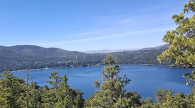 Firmó la venta cuatro años después de muerto: el error que hundió la defensa de una familia en un juicio por un terreno