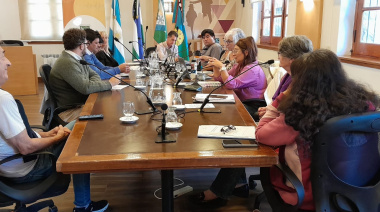 El debate por la creación de una residencia municipal para personas mayores dejó expuesto el maltrato en los geriátricos