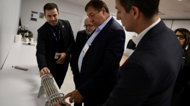 Weretilneck viajó a Canadá para ampliar la presencia de INVAP en la cadena nuclear global