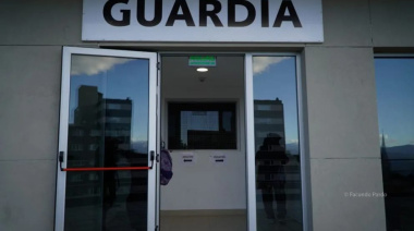 Dos bomberos heridos tras el derrumbe de una pared durante un incendio en Playa Bonita