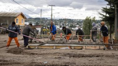 El Municipio comenzó el hormigonado de la Barda del Ñireco en la intersección de Brown y Don Bosco