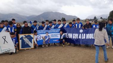 ​​​​​​​El Club Martín Güemes le rindió un emotivo homenaje a Tommy Alarcón en la cancha donde creció