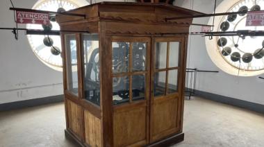 El búho, el inmigrante francés y el relojero de sangre: los secretos que esconde la Torre del Reloj de Bariloche