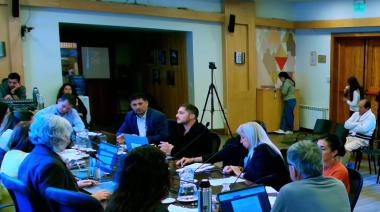 El Concejo debate el narcotest obligatorio para la planta política y el proyecto pasa a sesión con votos divididos