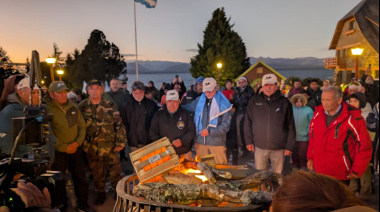 La vigilia por Malvinas encendió el Centro Cívico con fuego, historia y un nene que hizo llorar a los veteranos