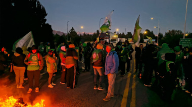 ATE corta el acceso al aeropuerto de Bariloche y apunta al gobierno: "La inflación crece y los salarios permanecen congelados"