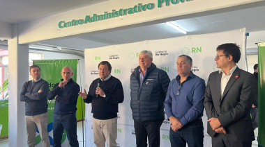 Agua, gas, escrituras y acuerdos de salud: Weretilneck y Cortés firmaron contratos clave para Bariloche