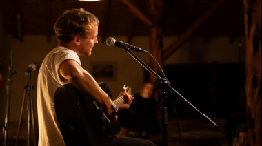 Oreste lleva sus canciones al vivo en el Teatro de la Usina