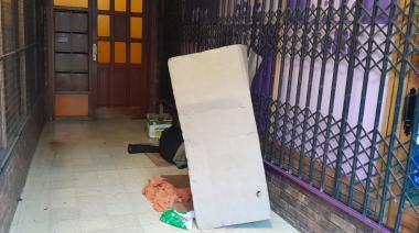 Con el frío que se viene, crece la situación de calle en el centro de Bariloche