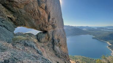 Un bebé rodó diez metros en el cerro Ventana: estaba en una mochila portaniños y fue rescatado con vida