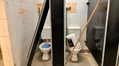 (Video) Los baños del paso Samoré siguen siendo un desastre