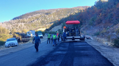 Vialidad Nacional realiza trabajos de bacheo y mantenimiento en la Ruta 40 camino a El Bolsón