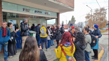 Bariloche: afiliados de Unión Personal coparon la sede de Diagonal Capraro por falta de cobertura
