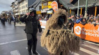 Bariloche festejó sus 124 años con un desfile multitudinario sobre calle Mitre