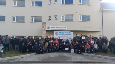Chocolate caliente, tortas fritas y 104 contratos en el aire: jornada de protesta en el Centro Atómico Bariloche