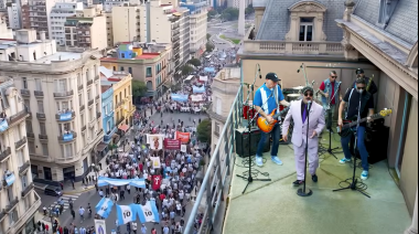 El secreto que Bache3000 destapó ya tiene nombre: se llama "LLEVA" y es la canción de Los Calzones para Messi