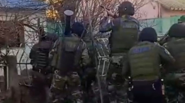 Cayó un dealer en Vuriloche I: secuestraron droga, municiones y un chaleco antibalas de la propia Policía
