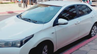Detienen a un hombre con una moto robada y secuestran un auto con pedido de captura