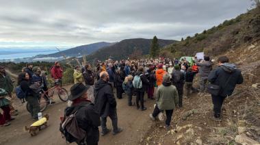 Caminaron el Catedral y vieron la demencia: vecinos recorrieron el faldeo donde CAPSA quiere construir un barrio privado