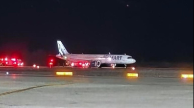 (Video) Qué dijo el piloto del avión de JetSMART que aterrizó de emergencia en Bariloche