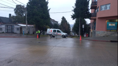 Corte preventivo en el zigzag de calle Rolando por presencia de aceite en la calzada