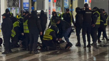 (Video) Gases lacrimógenos y detenidos en el centro de Bariloche tras el triunfo ante Inglaterra