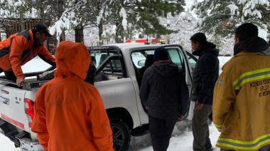 Rescataron a una familia aislada por la nieve en Arroyo La Botella