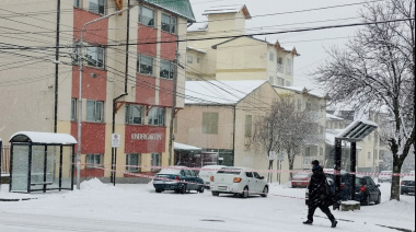 Cadenas, cortes de calle y precaución: así afecta la nieve al tránsito en Bariloche