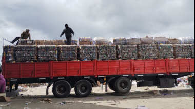 "Nos pueden correr en cualquier momento": el desamparo de los recicladores en medio de la disputa política por el vertedero