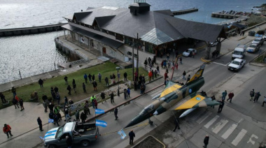 A un año de un día histórico: el Mirage III llegó a su lugar en el Nahuel Huapi