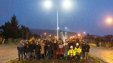 Bariloche: el barrio Omega estrenó nuevo alumbrado LED en la avenida Wiederhold