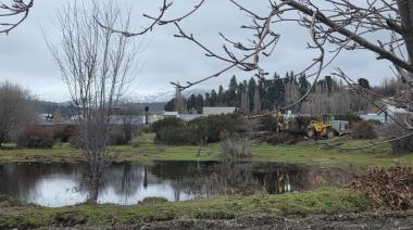 Vecinos reclaman a la Municipalidad la destrucción de un mallín con topadoras