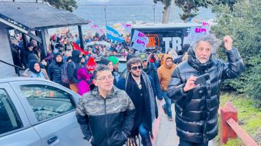 "Hay que poner la cara": lo que le dijo Fito Páez a Bache3000 en la marcha de Bariloche