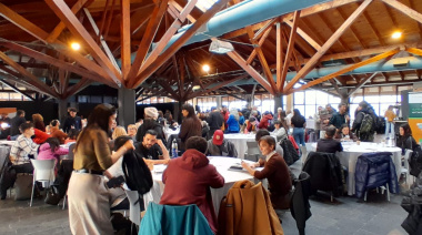 Rumbo al 1° de noviembre: vecinos se juntaron para debatir la reforma de la Carta Orgánica de Bariloche