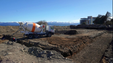 El Natatorio Municipal avanza con el hormigonado de las bases de la estructura