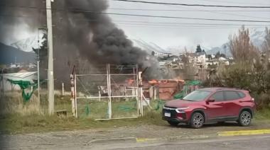 Un colectivo en desuso habría sido incendiado intencionalmente detrás de la cancha del CAB16