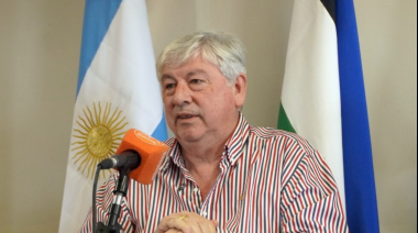 "No le han aportado ninguna ayuda al pueblo" pero "todos los meses meten la tarjeta y sacan dinero"