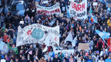 Bariloche se suma a la marcha federal en defensa de la Ley de Tierras y la universidad pública