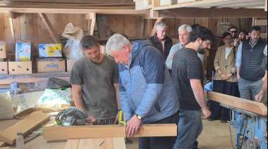 Carpintería, costura y música: Cortés recorrió la Fundación San José Obrero