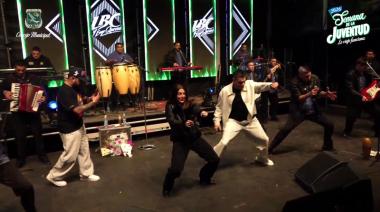 Euge Quevedo y La Banda de Carlitos hicieron cantar a todo el Centro Cívico de Bariloche, incluso bajo la lluvia