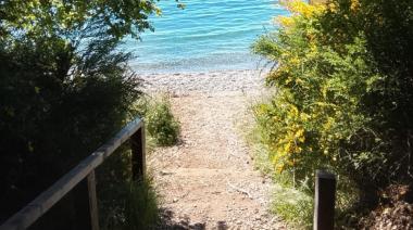 Roban a una turista recién llegada a Bariloche en la bajada a Playa Bonita
