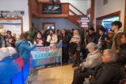 Los jubilados resisten y denuncian: ponen una persona que atendía un comercio de pastas