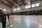 Mil empleados municipales declararon "persona no grata" al intendente