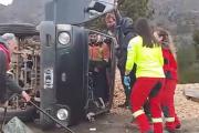 (VIDEO) Volcó un camión en la intersección de rutas 82 y 40: vecinos habían advertido sobre problemas de señalización